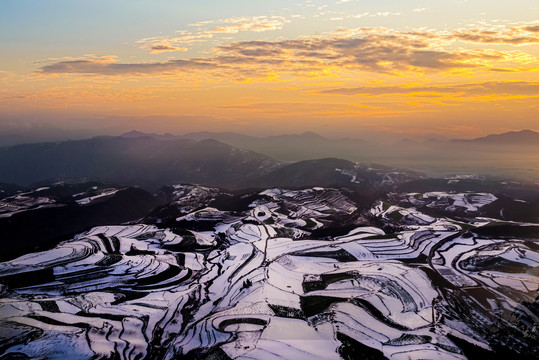 东川红土地