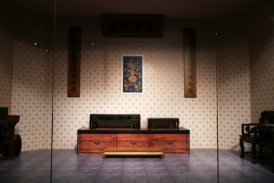 清代红木雕葫芦纹炕桌