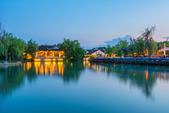 江南古镇夜景