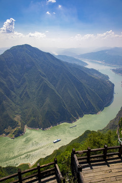 三峡之巅