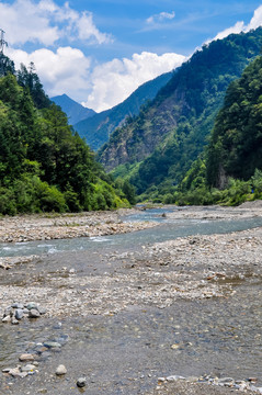 山间小溪