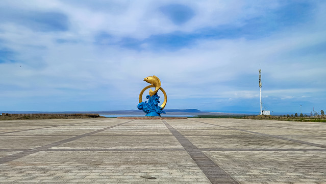 新疆乌伦古湖海上魔鬼城景区