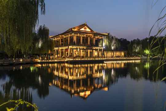 济南五龙潭夜景