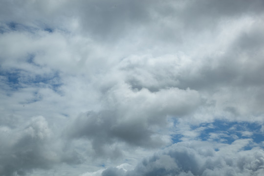 雨后闪云