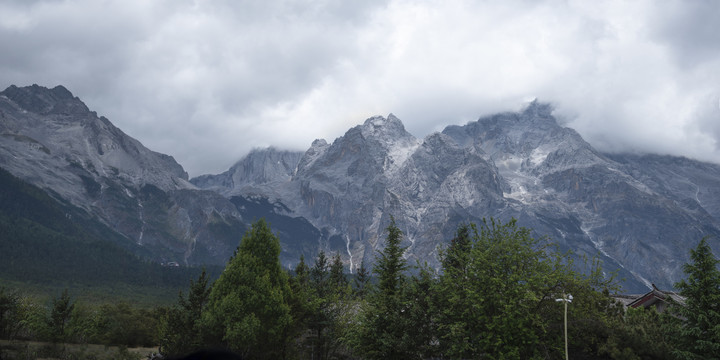 玉龙雪山全景