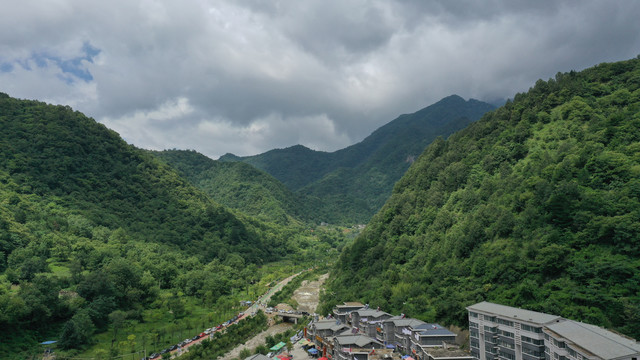 航拍秦岭牛背梁终南山