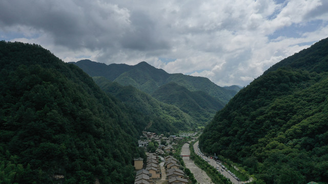 航拍秦岭牛背梁终南山