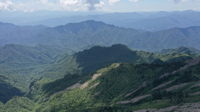 航拍秦岭冰川遗迹