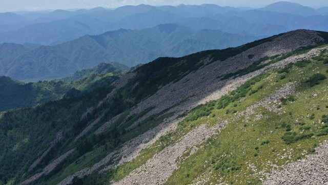 航拍秦岭冰川遗迹