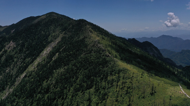 航拍秦岭山脉自然风光