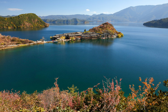 泸沽湖里格半岛秋色