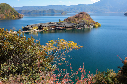 泸沽湖里格半岛秋色