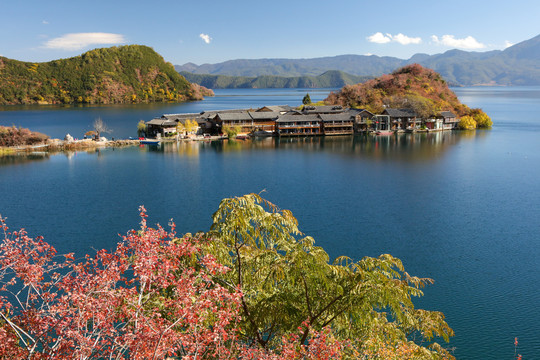 泸沽湖里格半岛秋色