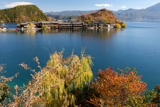 泸沽湖里格半岛秋色