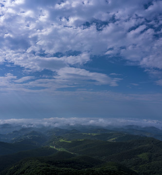 蓝天白云山川