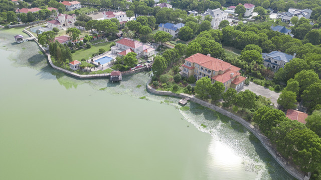 湖景别墅航拍