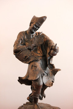 济公铜像