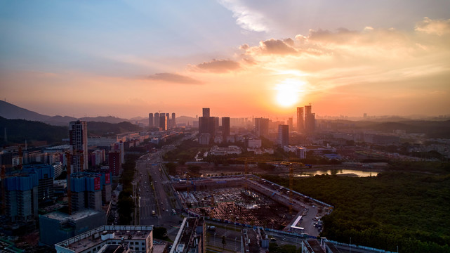 夕阳下的建筑高楼项目工地