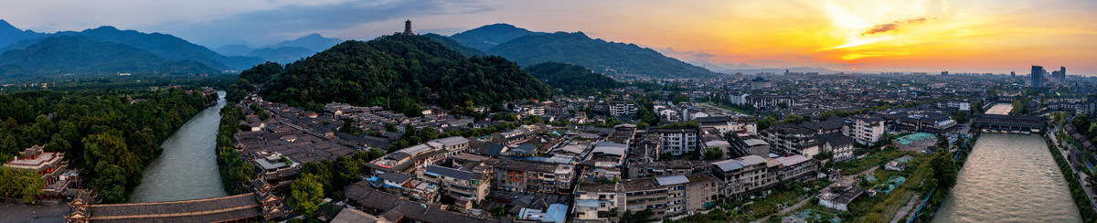 都江堰景区及城市日出