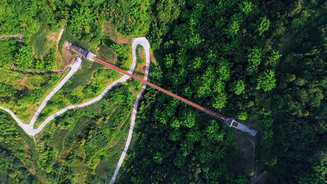 航拍兰家山铁索吊桥乡村公路