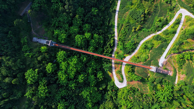 航拍兰家山铁索吊桥乡村公路