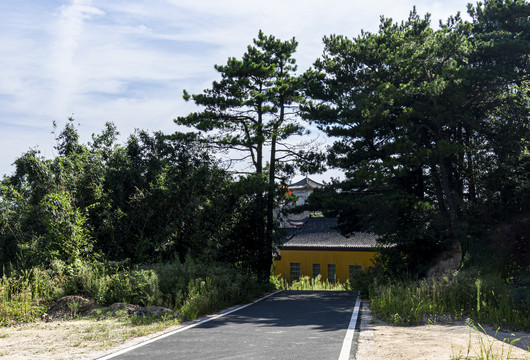 信阳鸡公山活佛寺