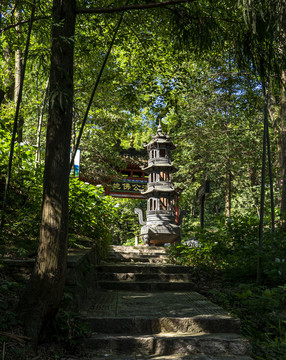 信阳鸡公山活佛寺铁塔