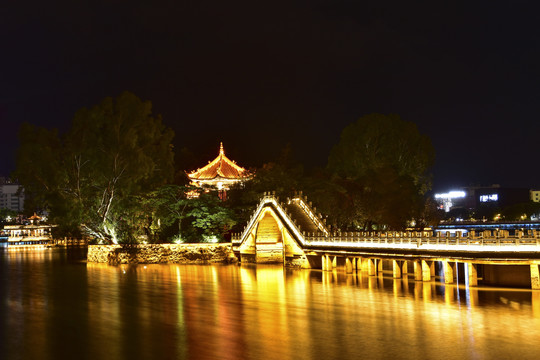 云南蒙自南湖晚景