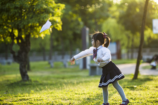 学生放飞概念