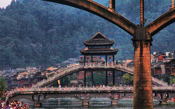 凤凰古城一桥