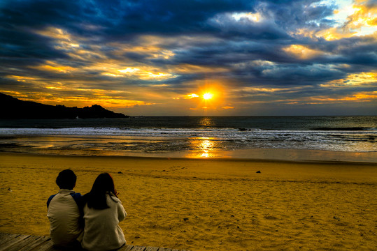 海上日出