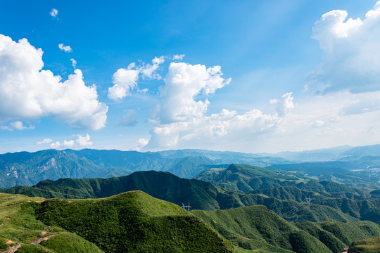 崇山峻岭