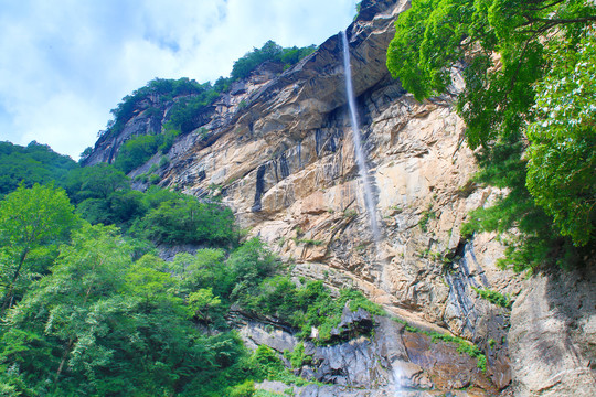 太白县青峰峡景区瀑布