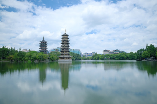 广西桂林山水两江四湖日月双塔