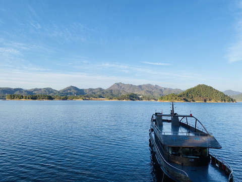 千岛湖旅游班船