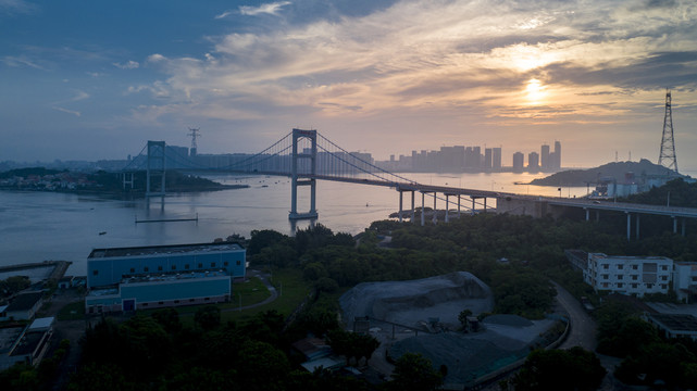 汕头海湾大桥清晨航拍全景