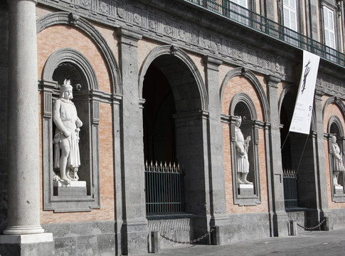意大利那不勒斯建筑雕塑