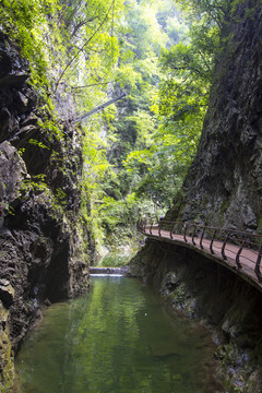 峡谷