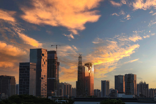 城市夕阳