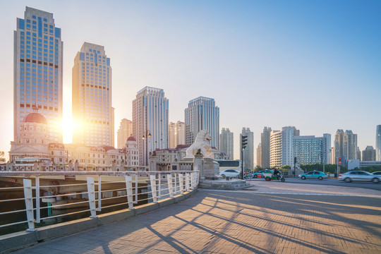 天津城市天际线和海河上的桥梁