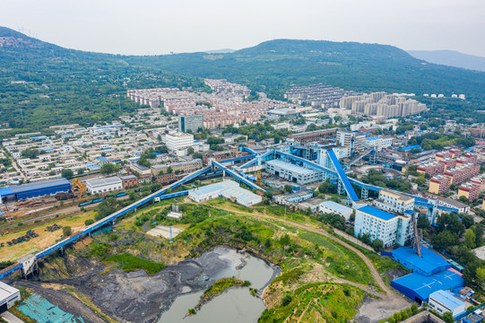 航拍河南平顶山矿区煤矿采煤场