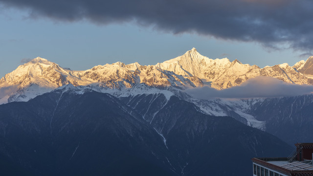 云南迪庆梅里雪山风景