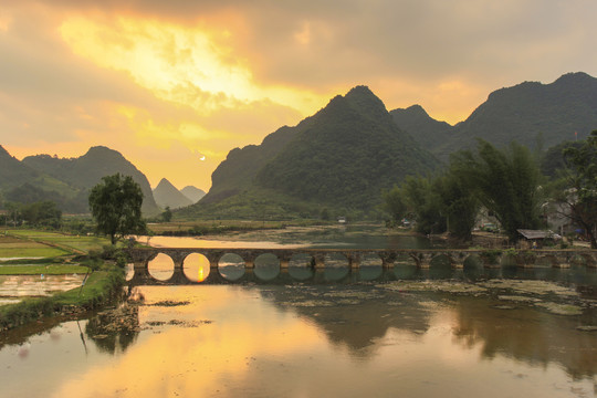 百色靖西鵝泉夕陽