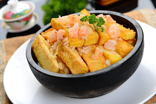石锅海鲜豆腐煲