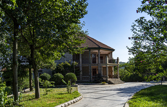 信阳鸡公山建筑之姊妹楼