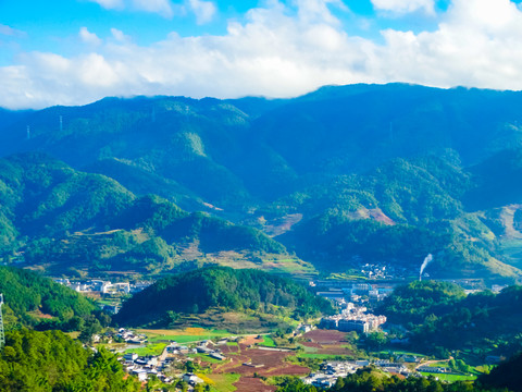 山坳村庄