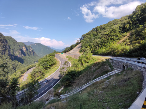 神农架山路弯弯