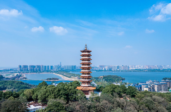 岳阳湖滨圣安寺岳阳全景航拍