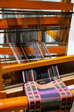 黎族手工织布机