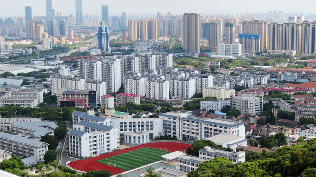 惠山上俯瞰无锡城市